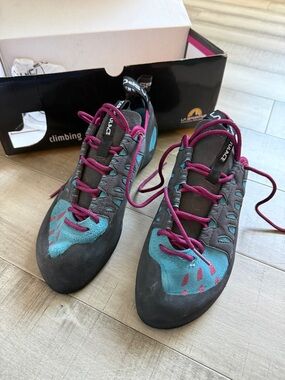 La Sportiva Women’s Climbing Shoes - Tarantulace Size 41 NEW WITH TAGS